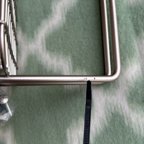 NEW brushed nickel metal wire basket with towel bar - Picture 8 of 8
